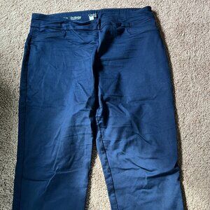 Women's Stretchy Capri Pants - Navy